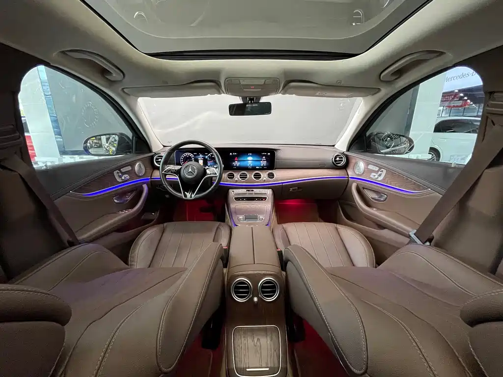 MERCEDES-BENZ E CLASS