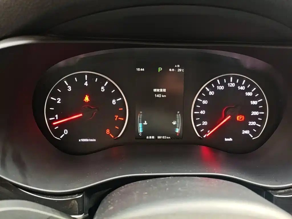 BYD MAX — миниатюра 12