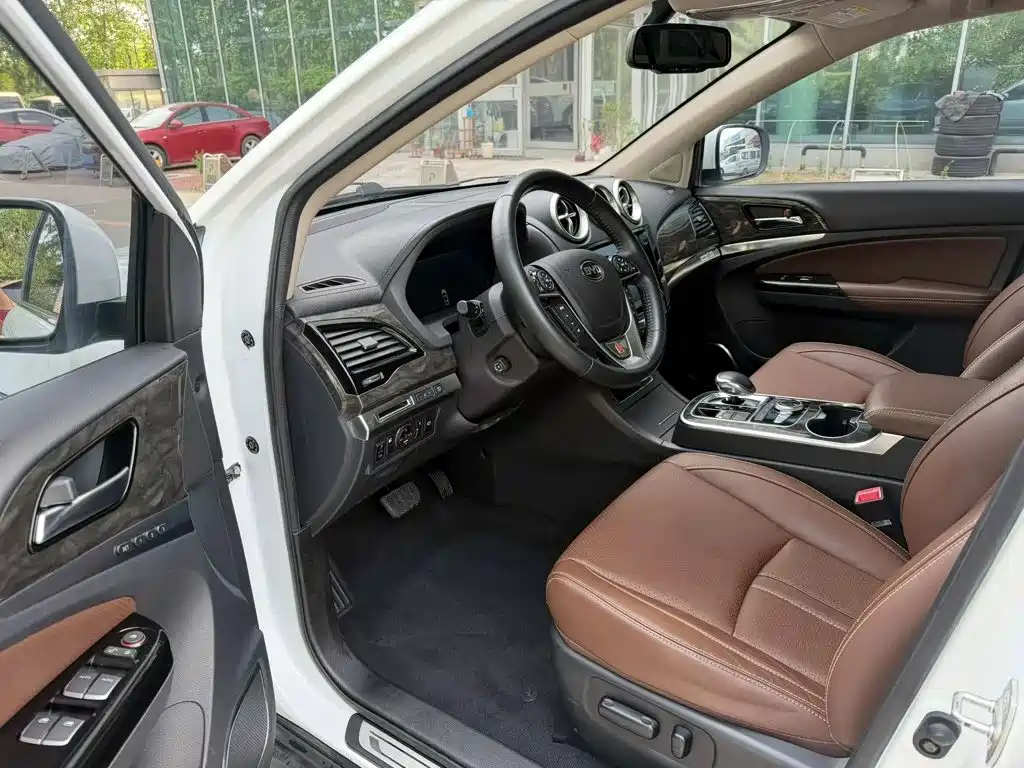 BYD Tang New Energy — миниатюра 5