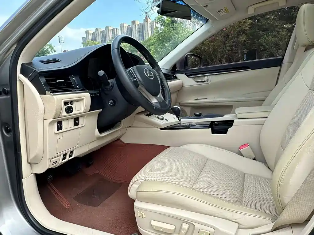 Lexus ES — миниатюра 8