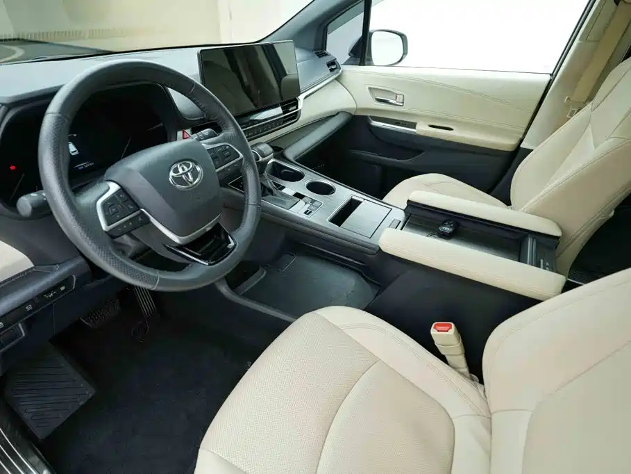 Toyota Granvia — миниатюра 9