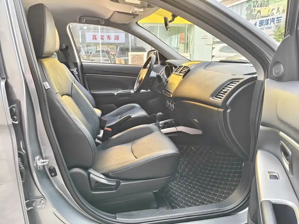 Mitsubishi ASX — миниатюра 8