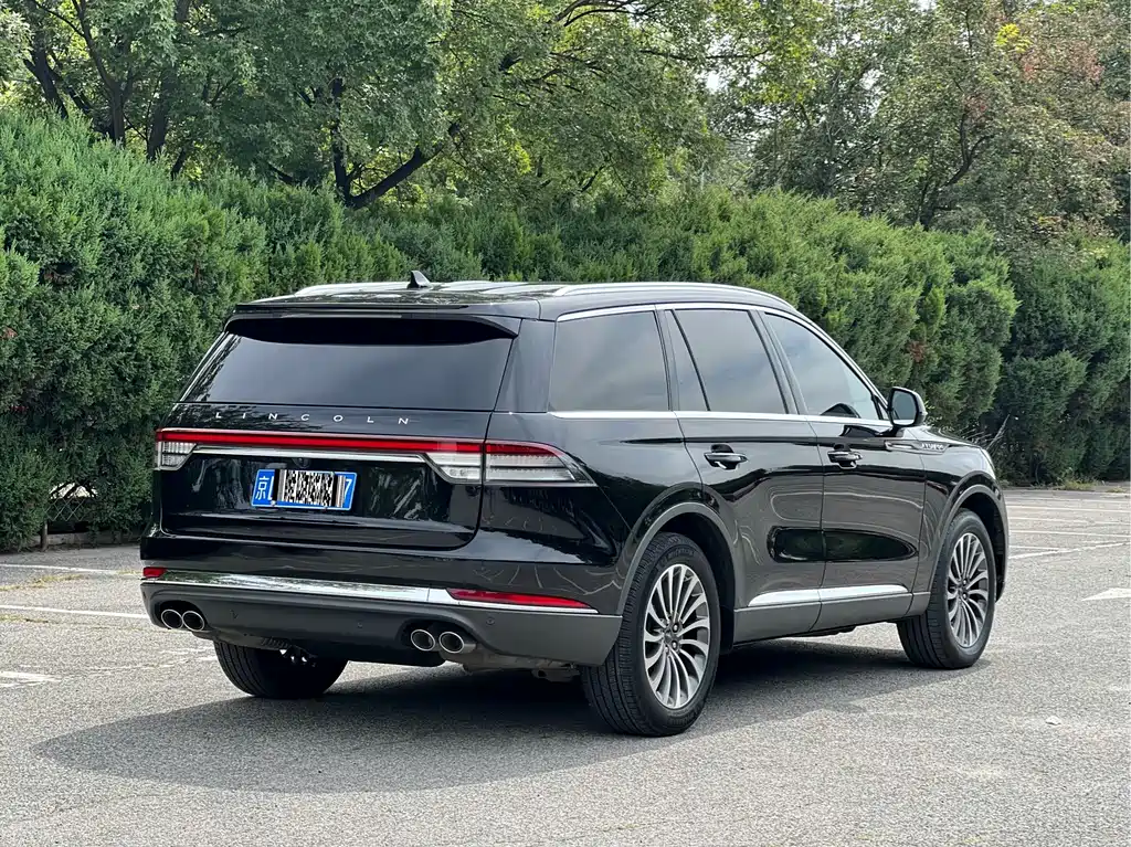 Lincoln Aviator (Import) — миниатюра 7