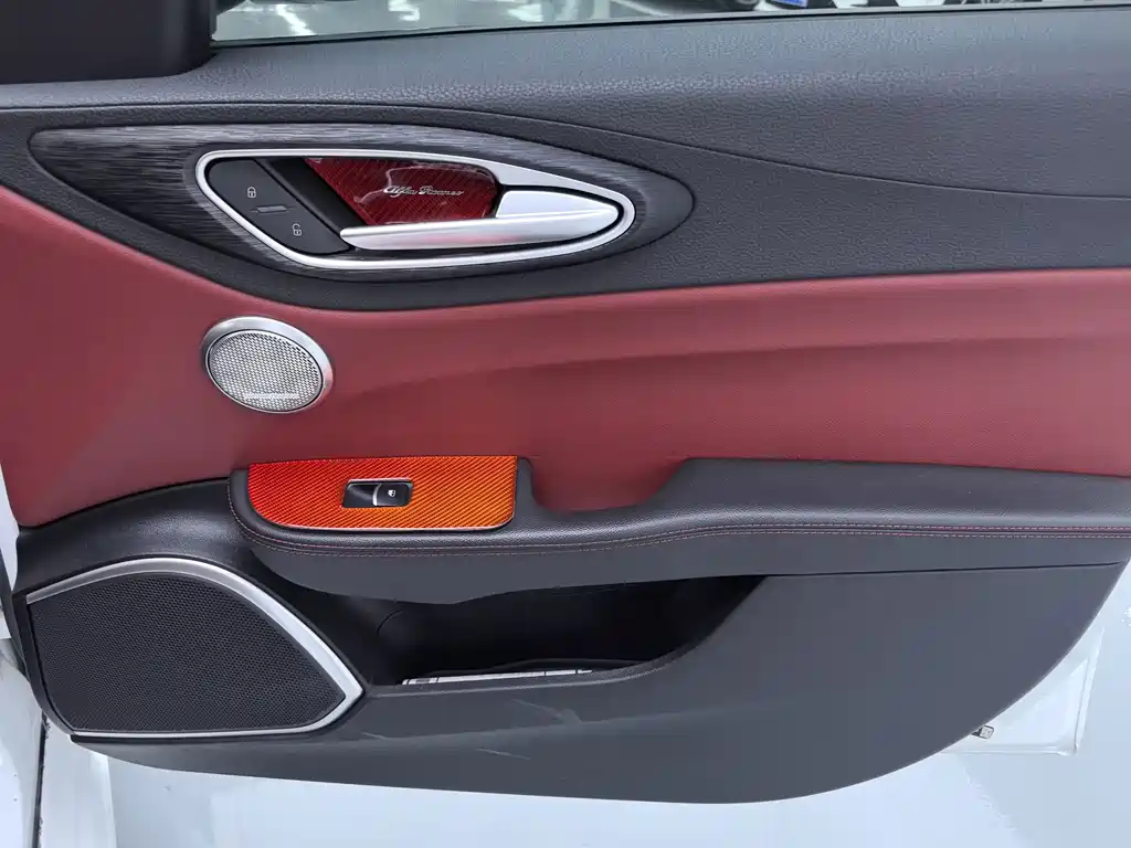 Alfa Romeo Giulia — миниатюра 18