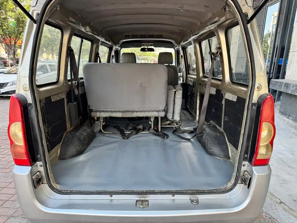 Wuling Rongguang — миниатюра 14