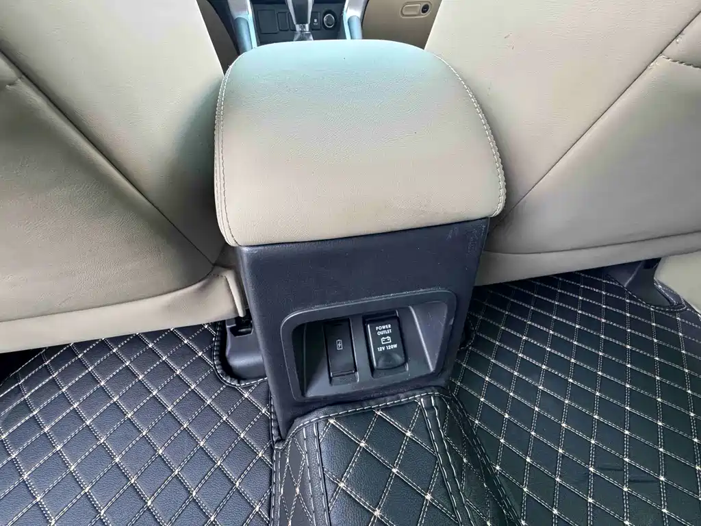 Mitsubishi Pajero Sport (Import) — миниатюра 10