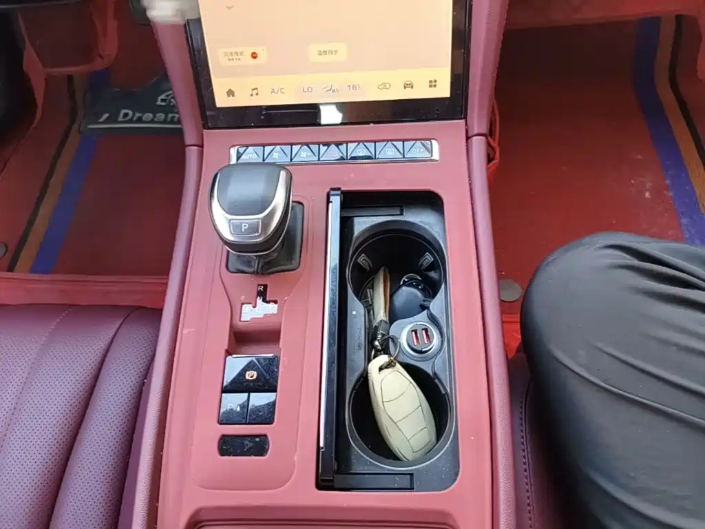 Hongqi Hongqi H5 — миниатюра 14