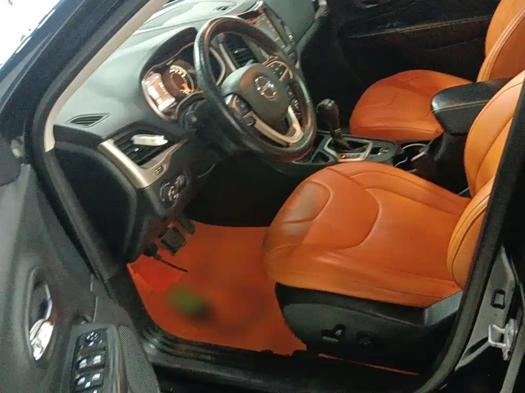 Jeep Cherokee — миниатюра 15
