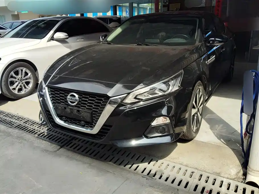 NISSAN TEANA