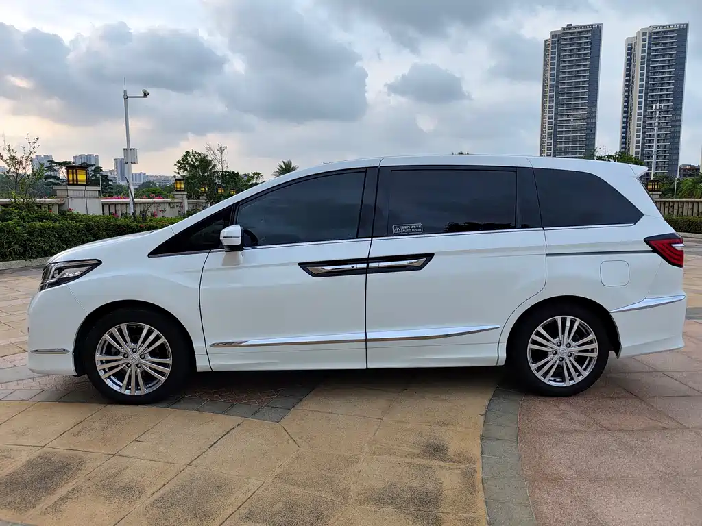 Honda Elysion — миниатюра 3