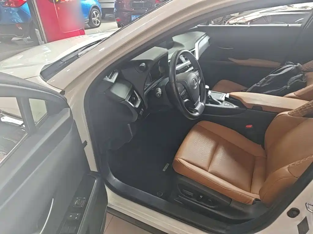 Lexus UX — миниатюра 16