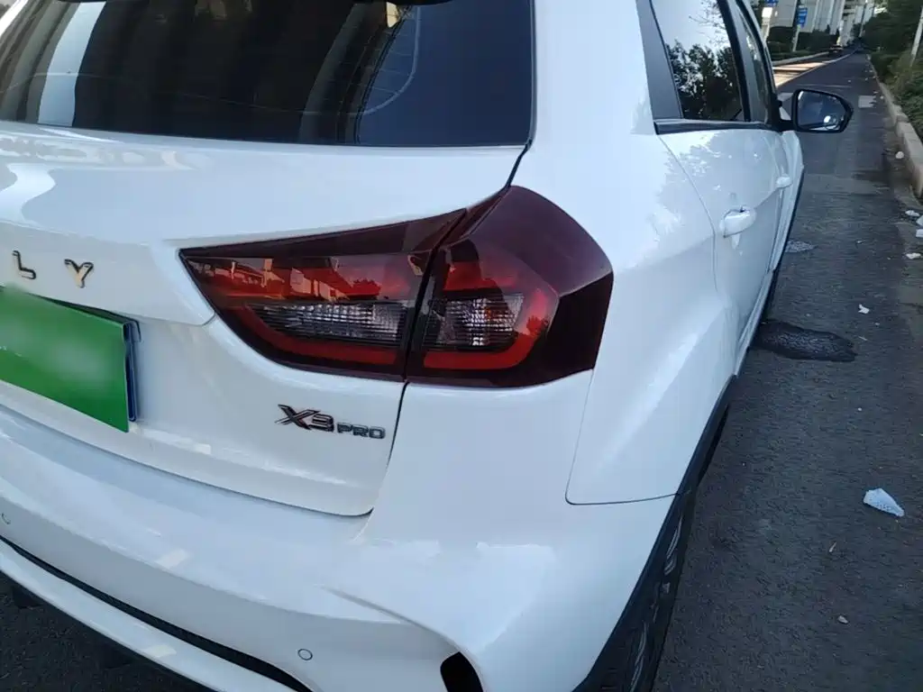 Geely Vision X3 — миниатюра 8