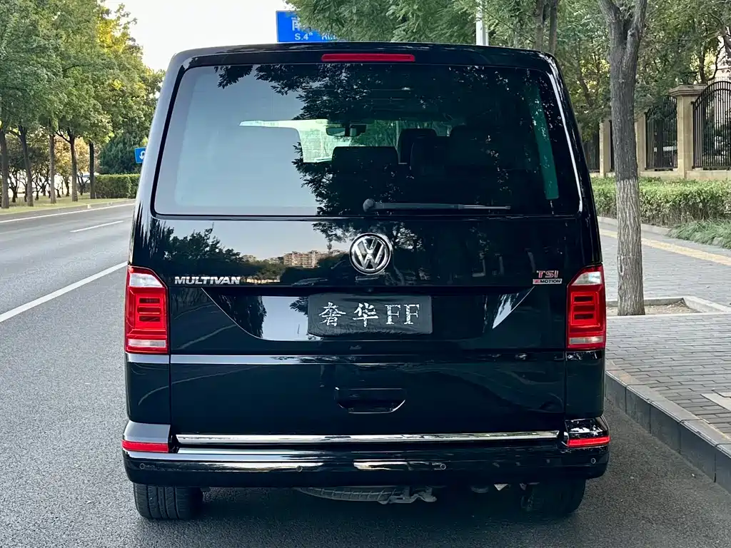 Volkswagen Multivan — миниатюра 4