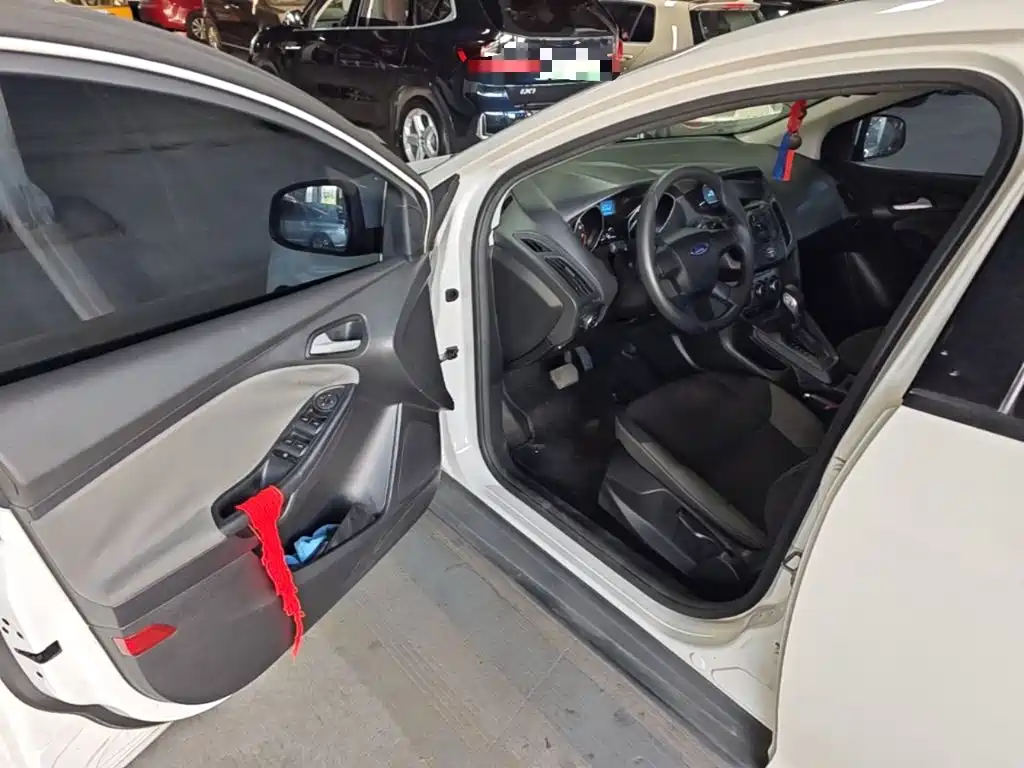 Ford Focus — миниатюра 16