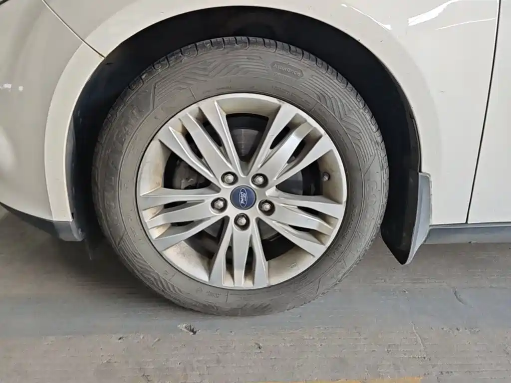 Ford Focus — миниатюра 23