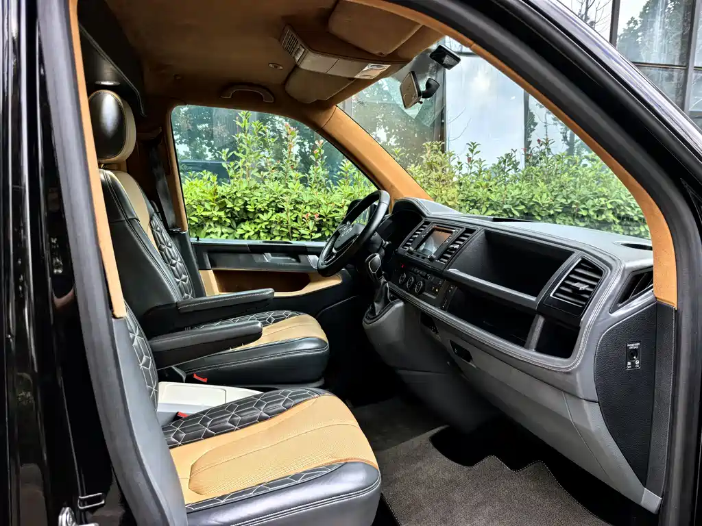 Volkswagen Caravelle — миниатюра 12