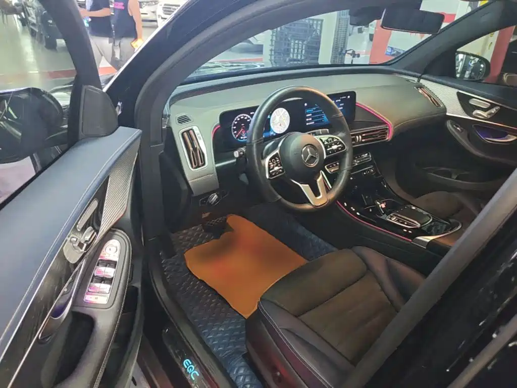 Mercedes-Benz EQC — миниатюра 16