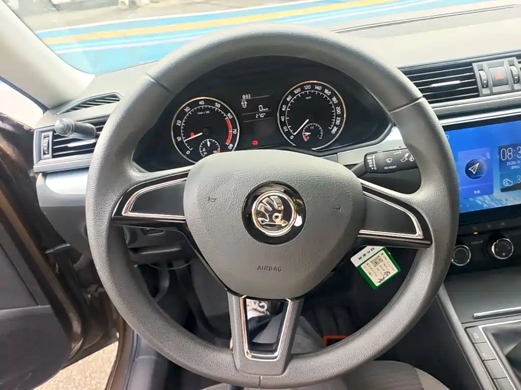 Skoda Superb — миниатюра 11
