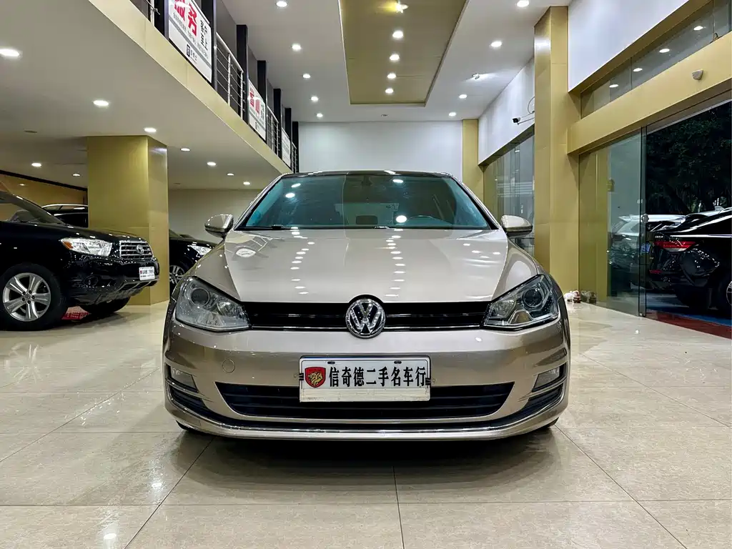 Volkswagen Golf 2016 230TSI AT Luxury