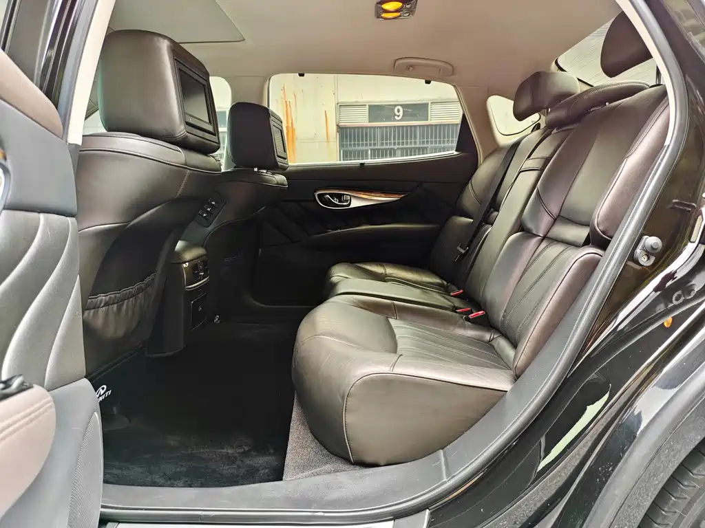 Infiniti Q70 — миниатюра 14