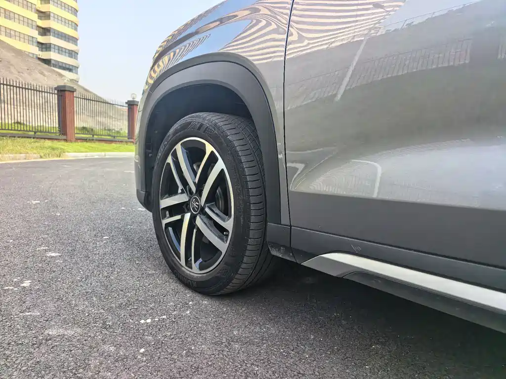 BYD L DM-i — миниатюра 30