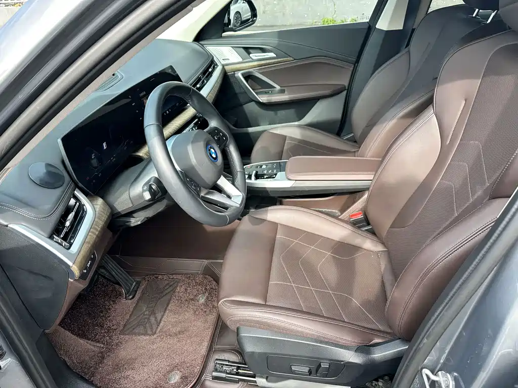 BMW iX1 — миниатюра 9