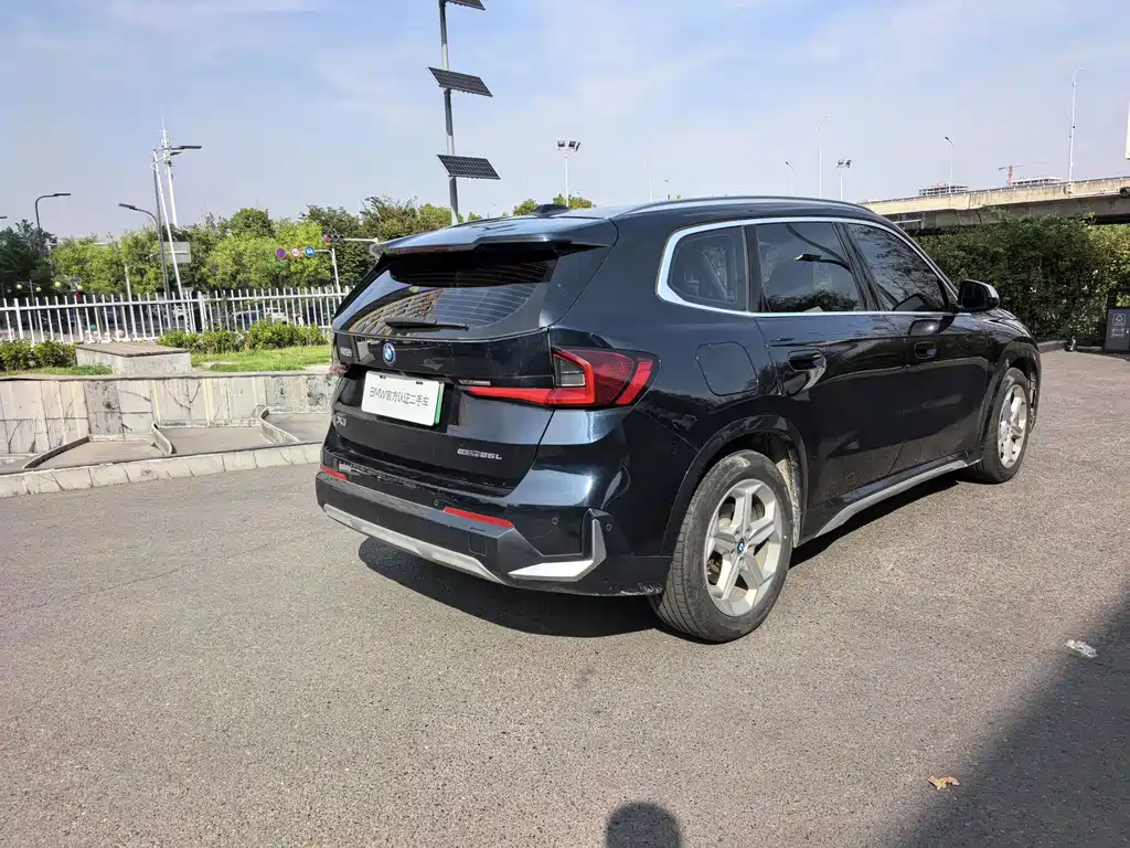 BMW iX1 — миниатюра 4