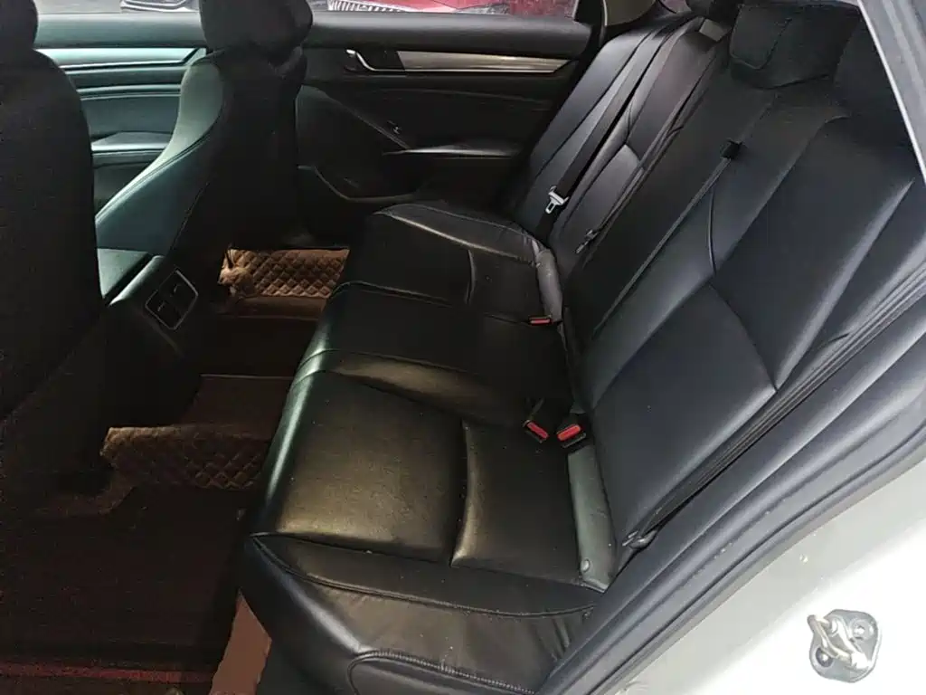 Honda Accord — миниатюра 17
