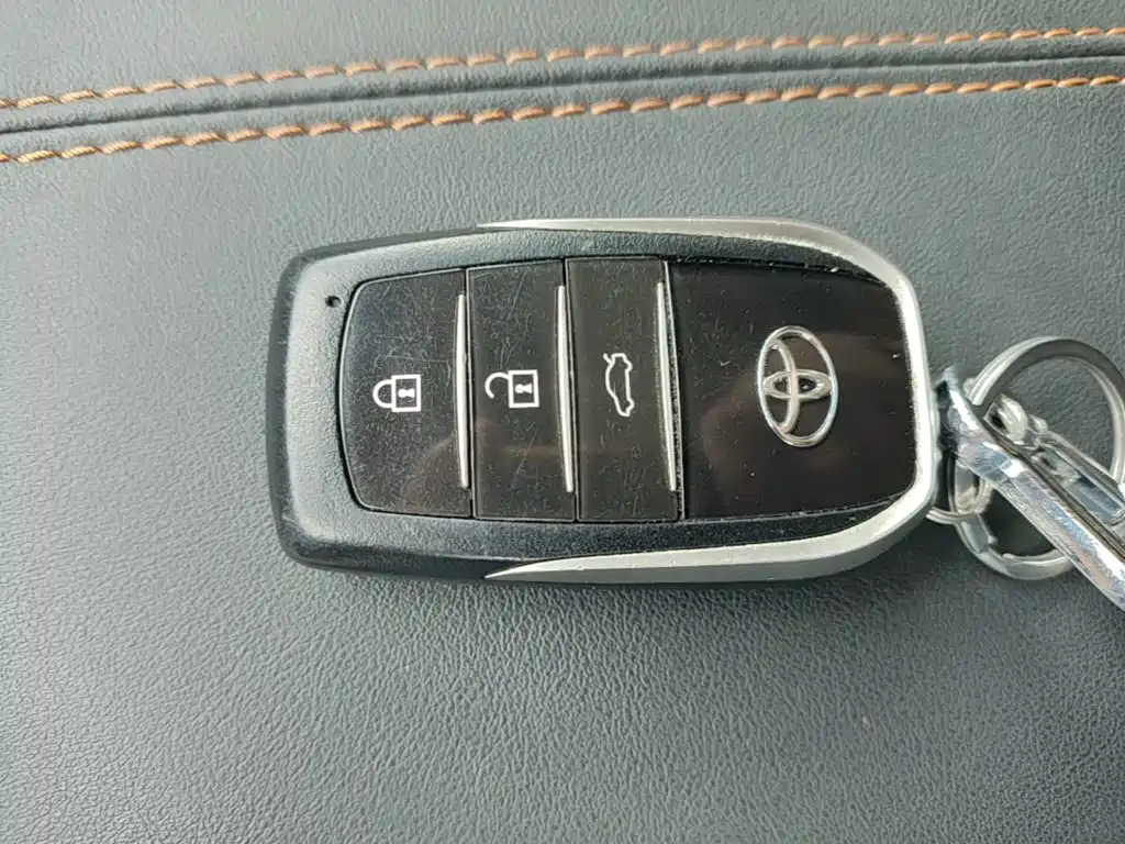 Toyota Avalon — миниатюра 9