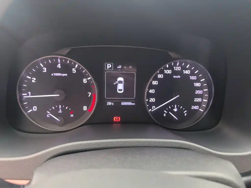 Hyundai Elantra — миниатюра 12