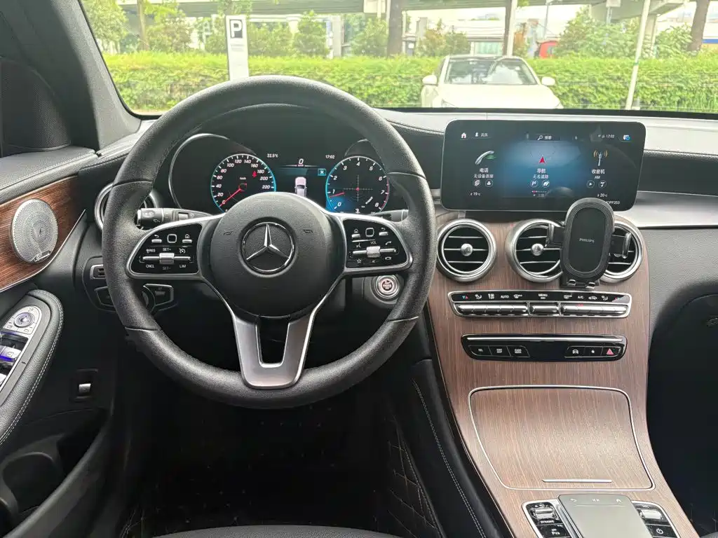 Mercedes-Benz GLC — миниатюра 11