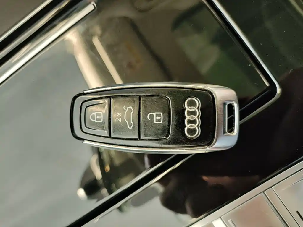 Audi A8 — миниатюра 9