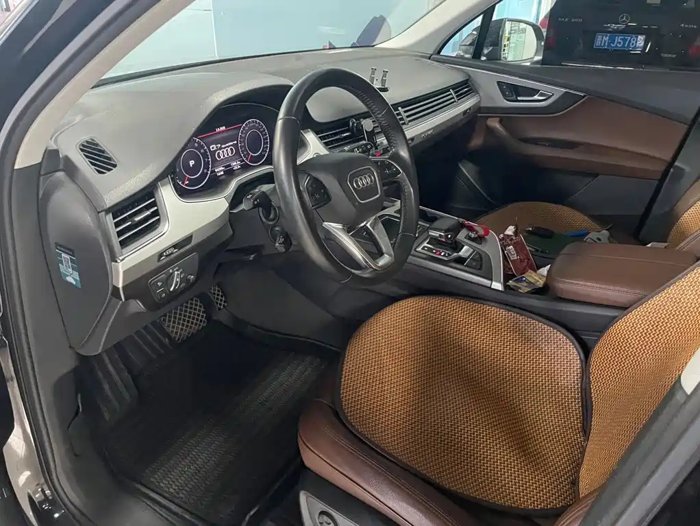 Audi Q7 — миниатюра 5