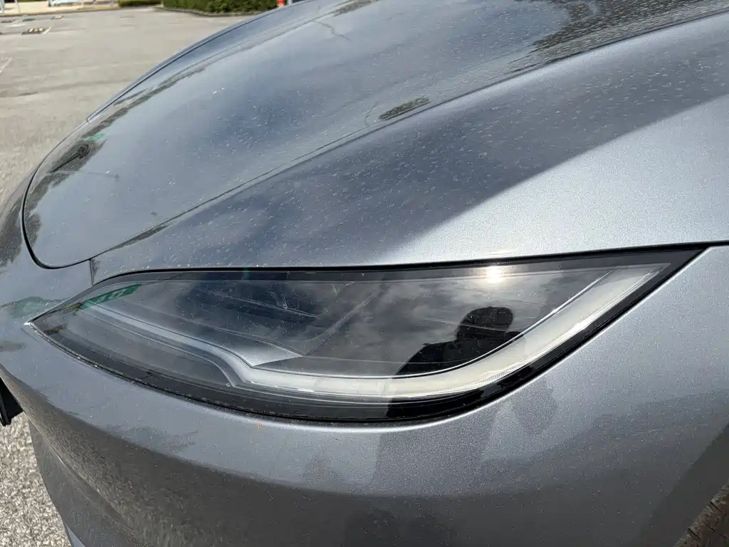 Tesla Model 3 — миниатюра 6