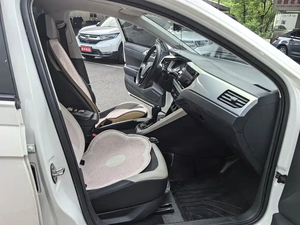Volkswagen Polo — миниатюра 14