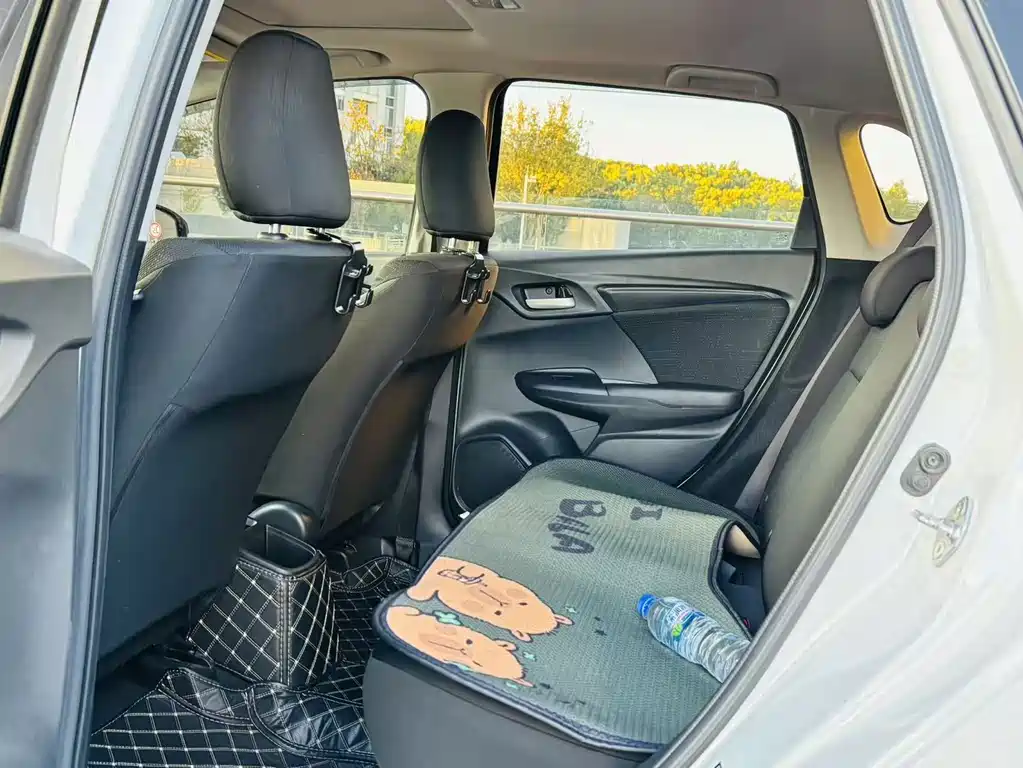 Honda Fit — миниатюра 9