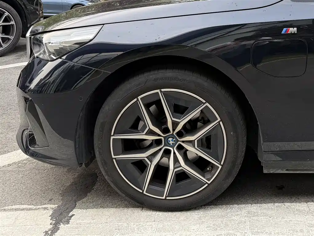 BMW i5 — миниатюра 7