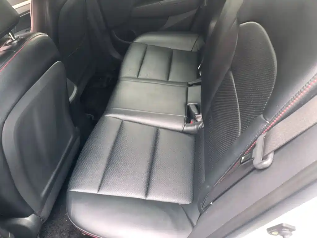 Hyundai Elantra — миниатюра 17
