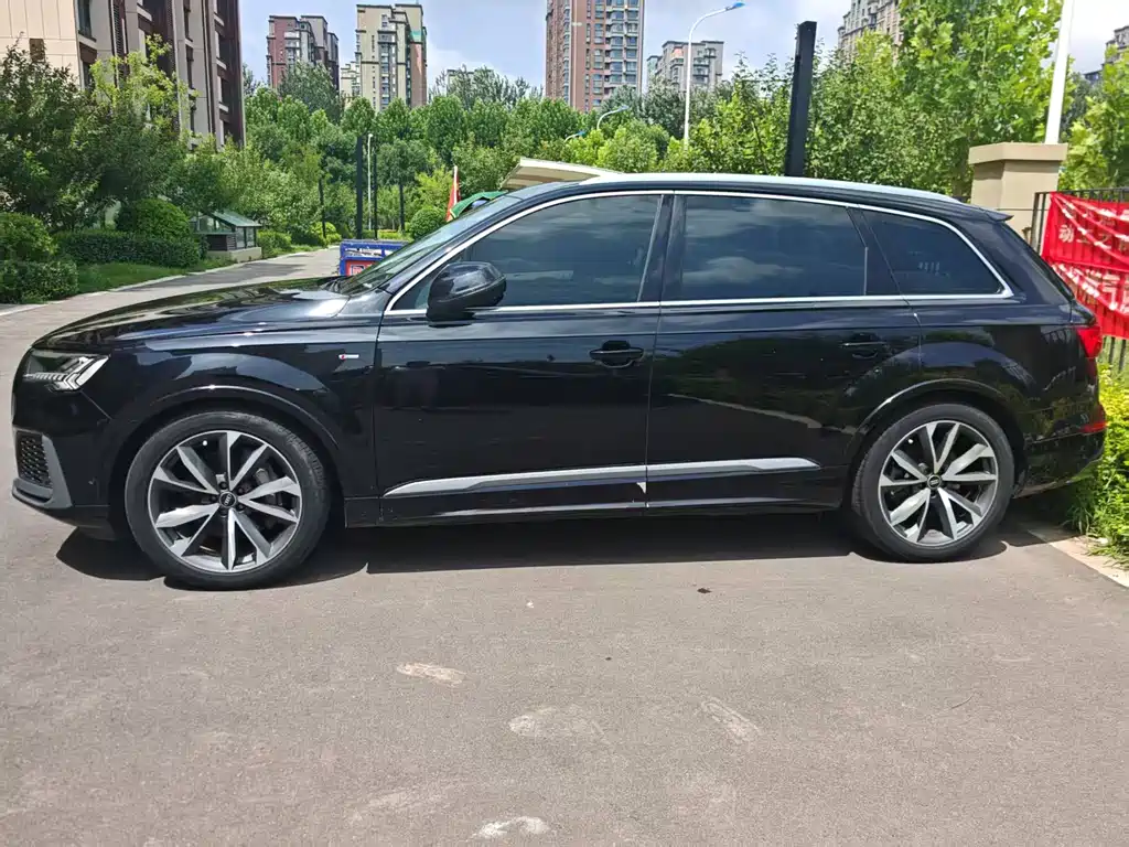 Audi Q7 2021 55 TFSI quattro S line Sport