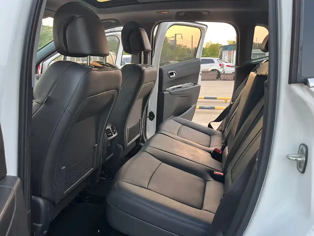 Peugeot 3008 — миниатюра 5