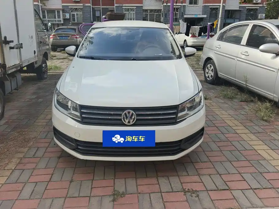 Volkswagen Santana — миниатюра 2