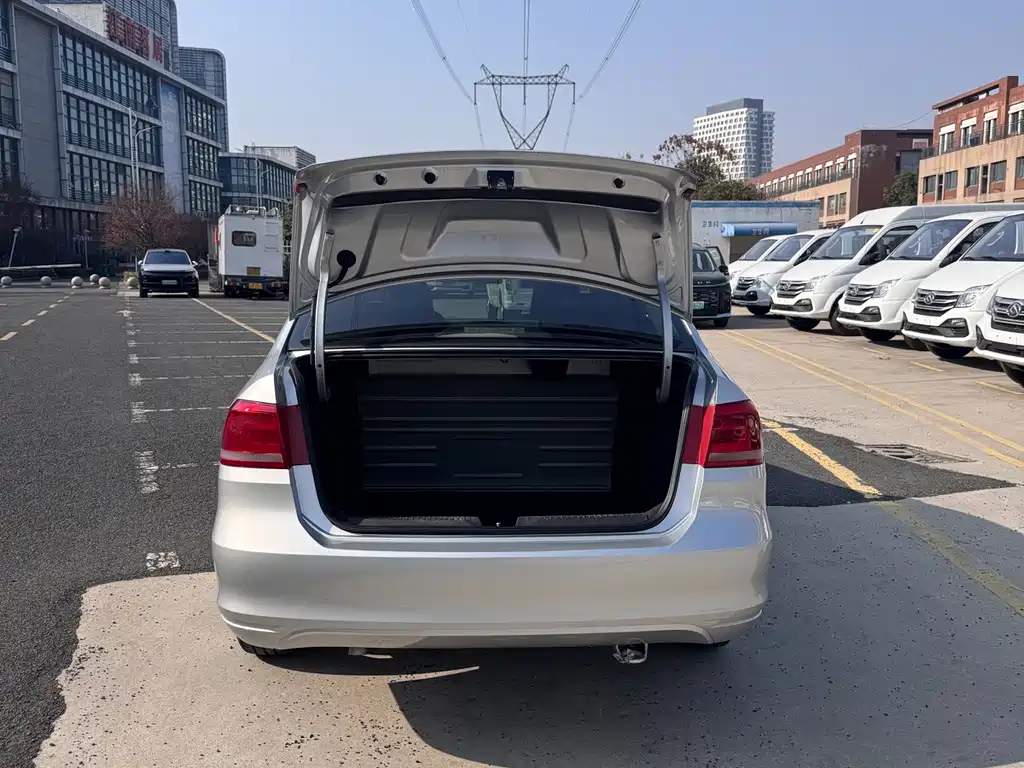 Volkswagen Santana — миниатюра 13
