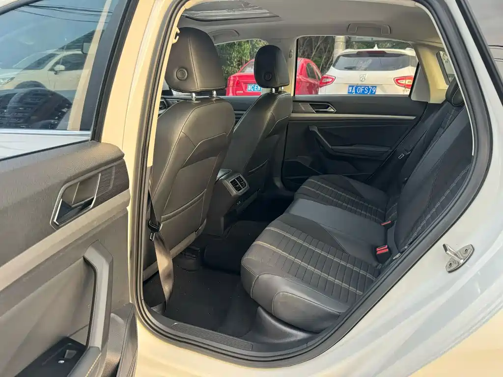 Volkswagen Lavida — миниатюра 6
