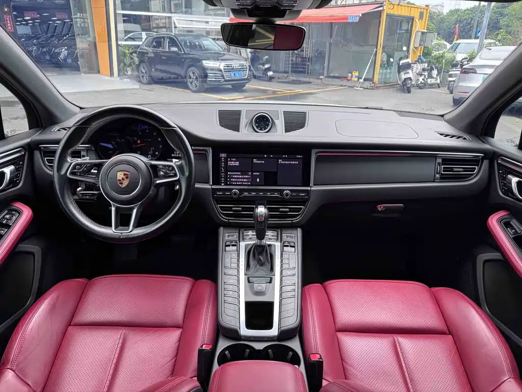 Porsche Macan — миниатюра 5