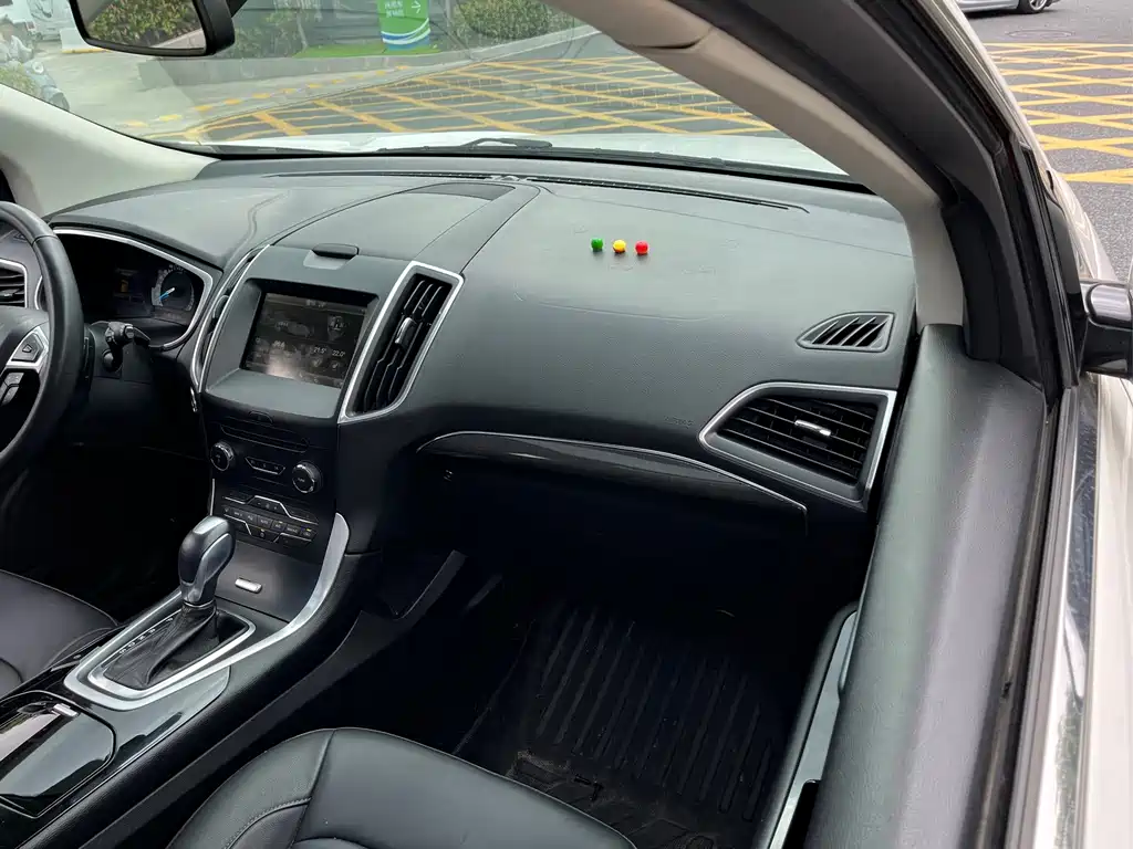 Ford Edge — миниатюра 17