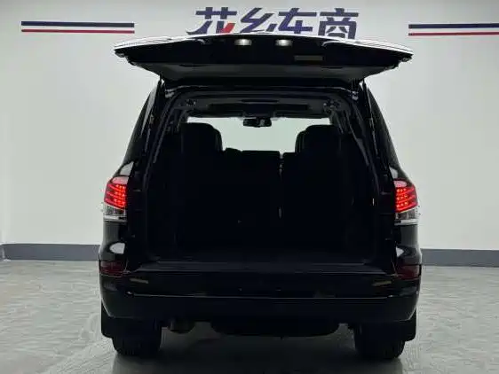 Lexus LX — миниатюра 9