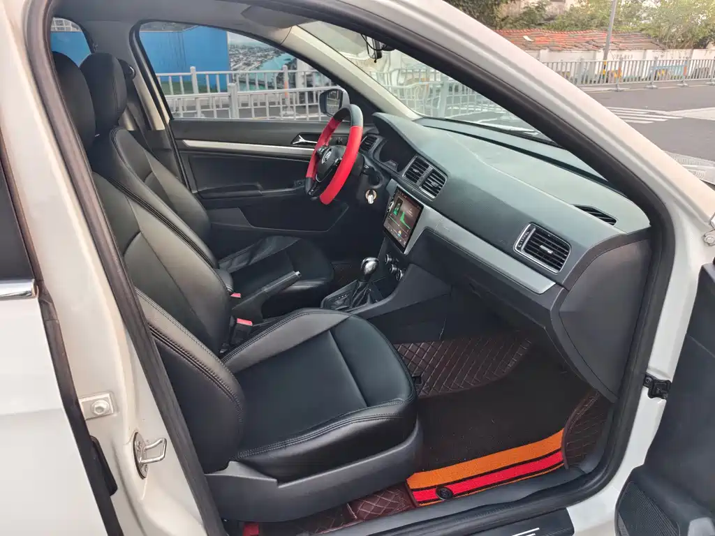Volkswagen Lavida — миниатюра 4