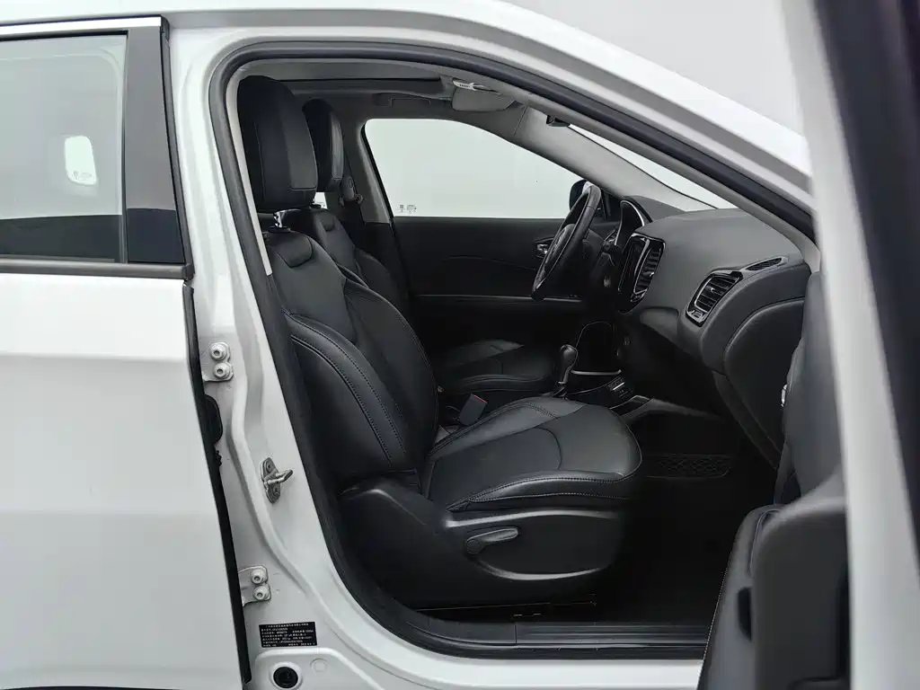 Jeep Compass — миниатюра 23