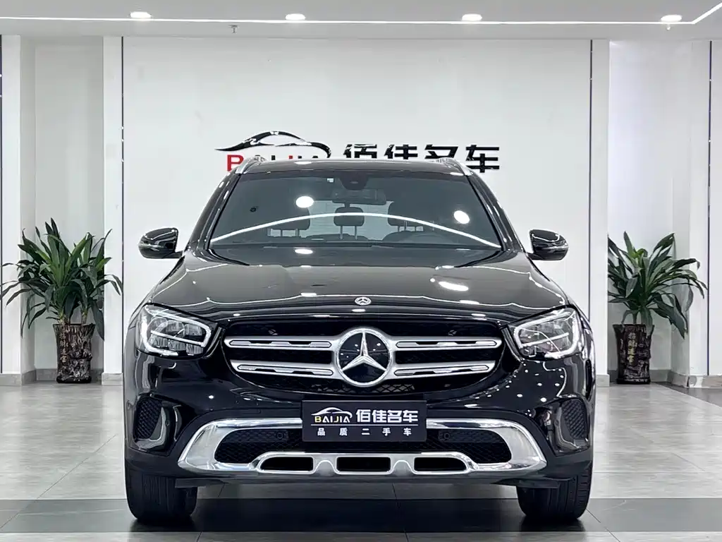 MERCEDES-BENZ GLC