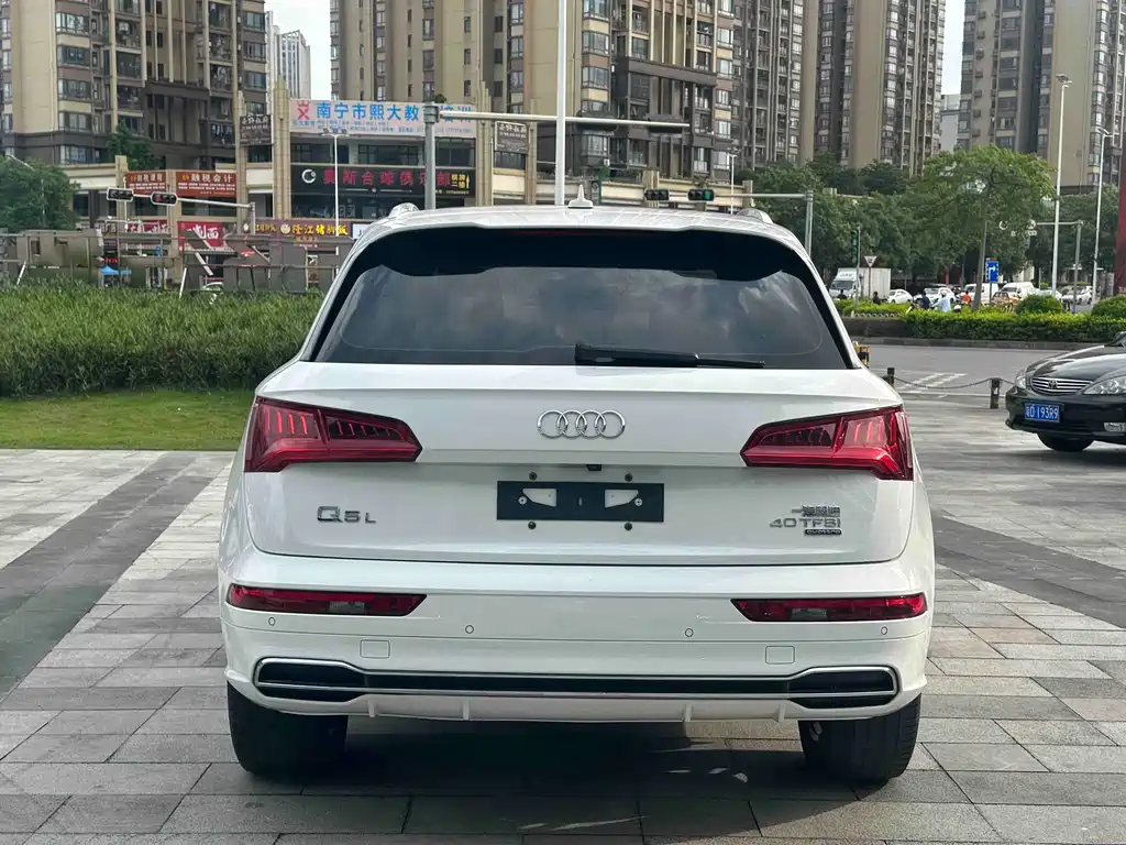 Audi Q5L 2018 40 TFSI Fashion V